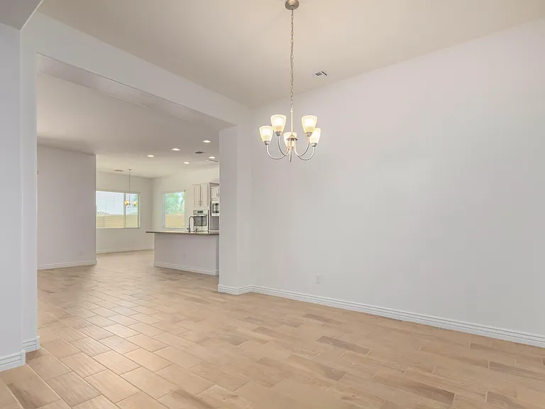 2615 W Balao Dr — Photo 7