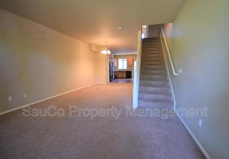 1419 NE Lockheart Ln #1 — Photo 3