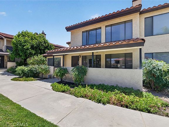 4th image of 25644 Sharp Dr APT A