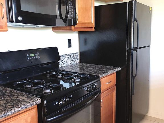 4th image of 1629 Fremont Ave APT 5
