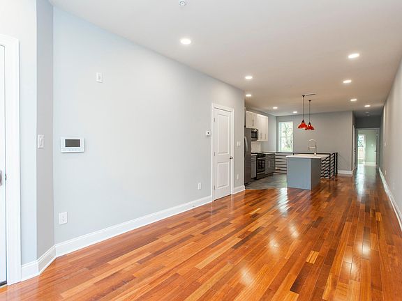 3rd image of 1646 N Marshall St #1