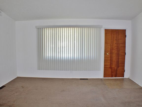 5th image of 39 Lynwood Dr