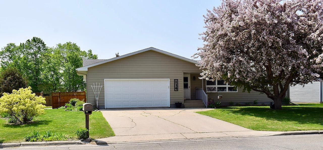 114 Circle Dr, Thief River Falls, MN 56701 Zillow