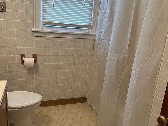 5th image of 505 N Ellsworth Ave