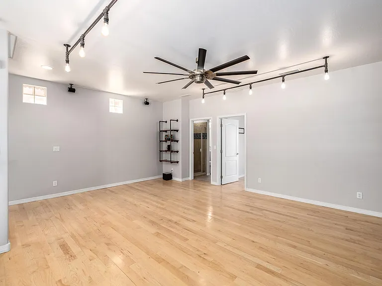 3435 E Lance Ln — Photo 14