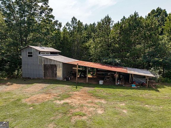 3rd image of 930 James Holcomb Rd