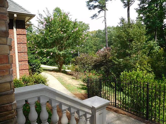 5th image of 2418 Hembree Dr