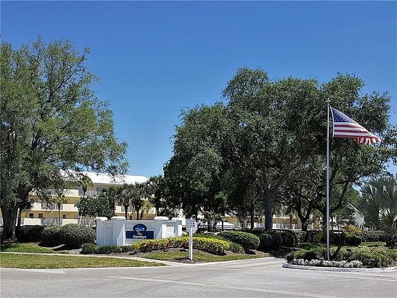 2nd image of 1027 Wexford Blvd #1027