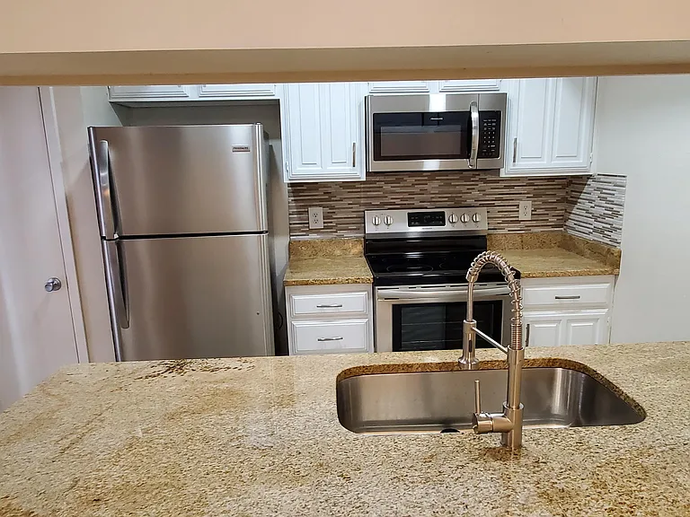 2902 Southern Cross Dr — Photo 5