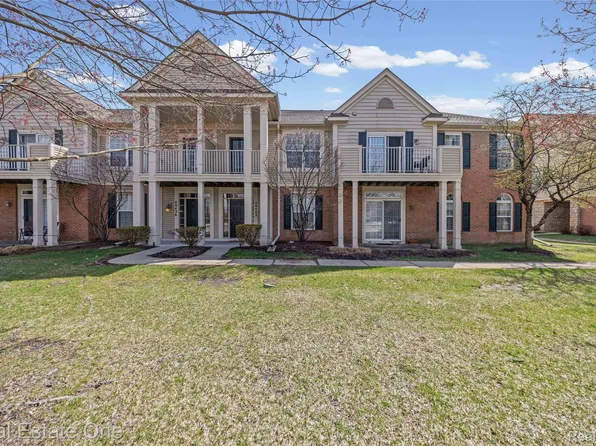 40442 Bay Harbor Ln, Canton, MI 48188
