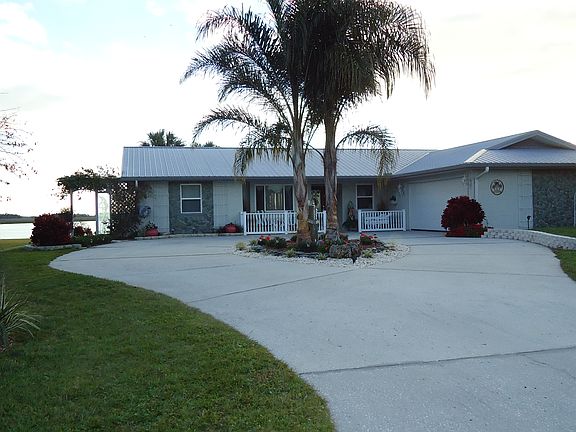 2nd image of 11916 W Bayshore Dr