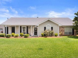 19 Poinsetta Rd, Sulphur, LA 70663