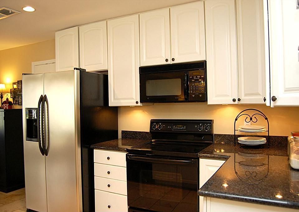 2nd image of 401 S Shadowbend Ave