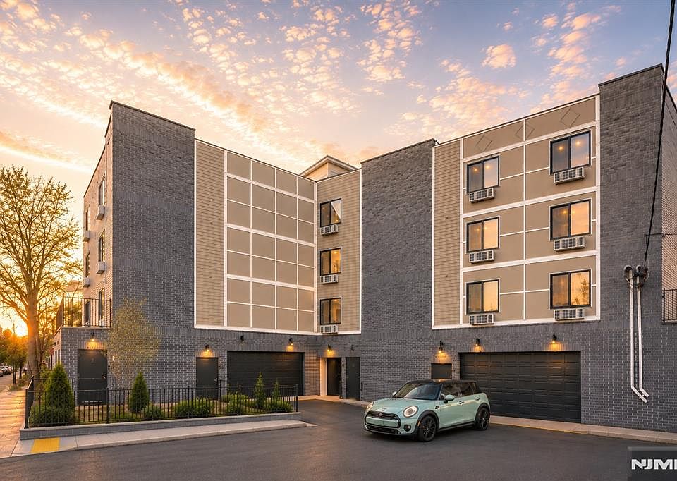 1st image of 2601 Jane St #302