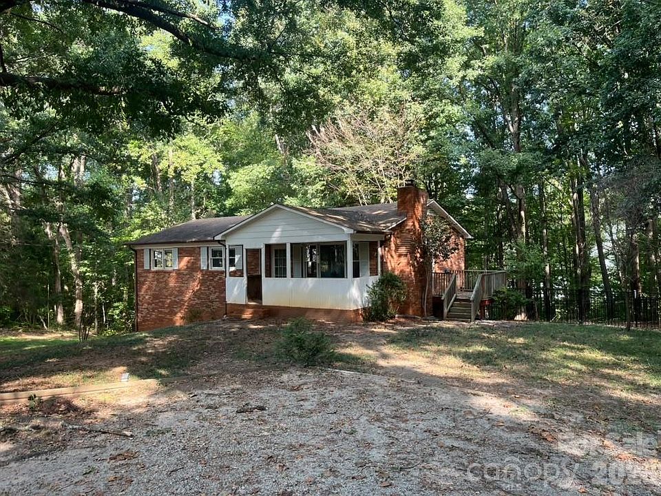 1st image of 7065 Fieldcrest Ln