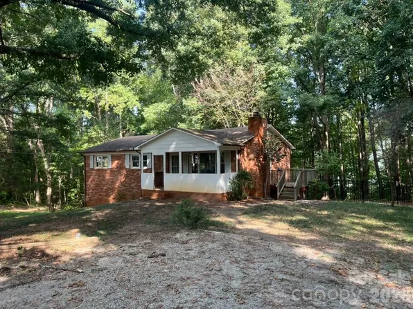 7065 Fieldcrest Ln, Denver, NC 28037
