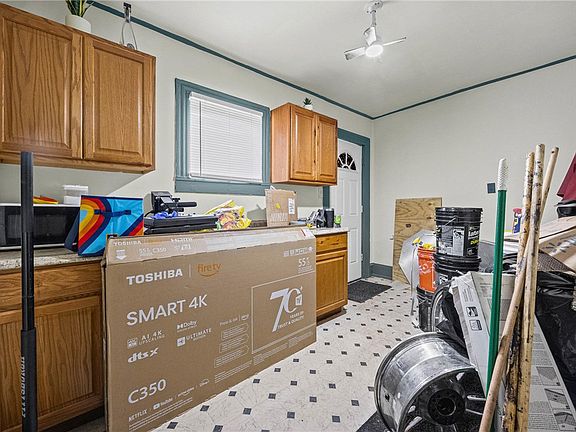 3rd image of 249 Parkway