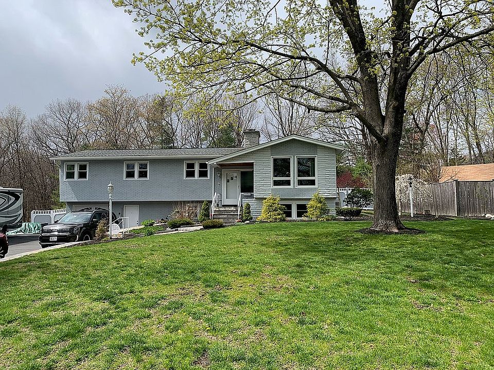 2nd image of 10 Fox Hill Dr