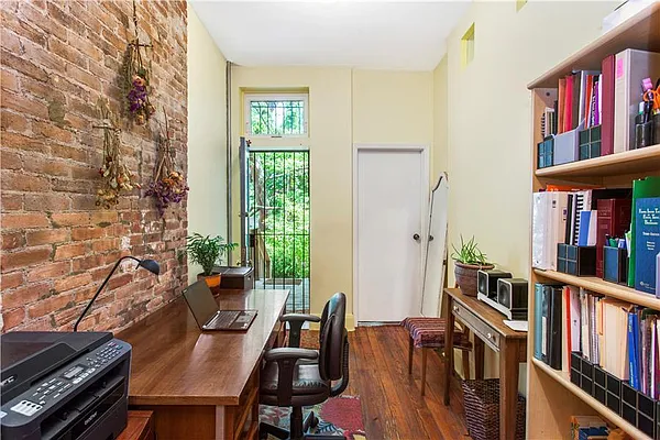 Sold by Real Direct | media 13