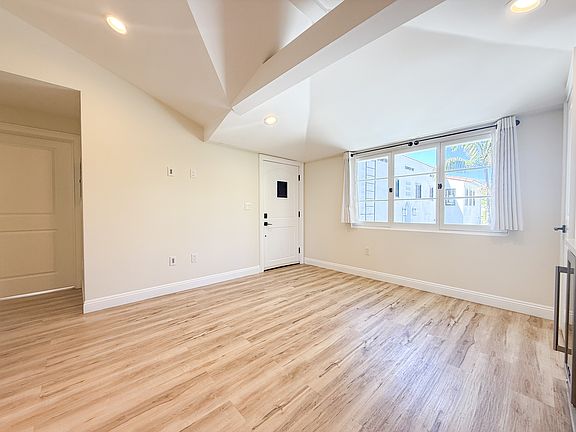 5th image of 1014 S Hayworth Ave #1014