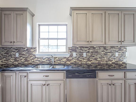 5th image of 10131 Hunters Hollow Dr