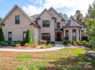 1049 Ledge Wood Ln, Gastonia, SC 29710