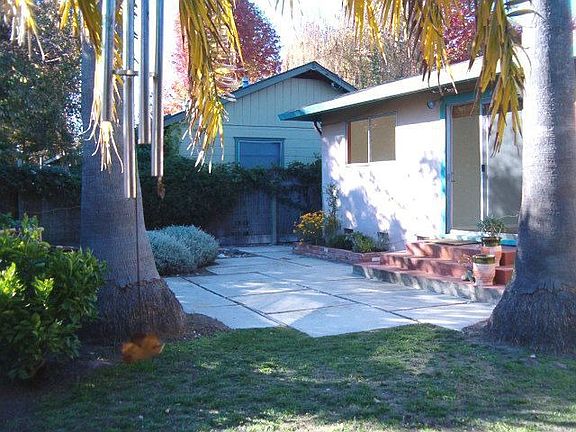 5th image of 128 Coulson Ave