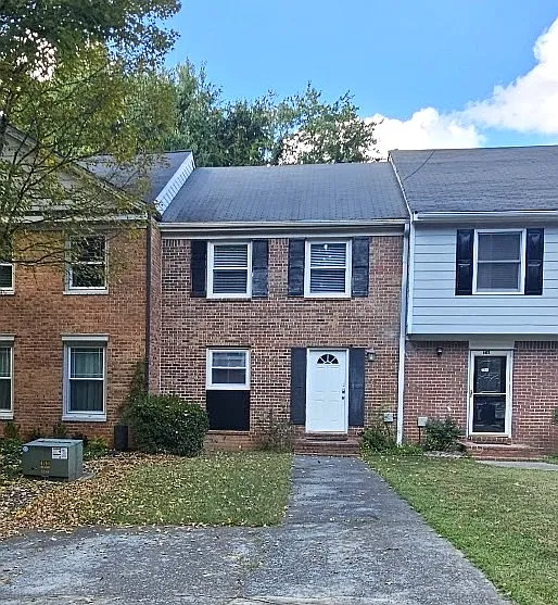 1474 Twin Branches Cir SE