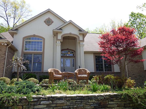 4th image of 19 Milnor Cir