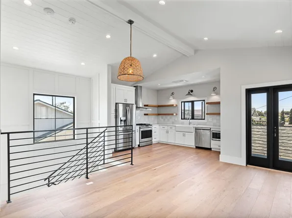 1121 E Acacia Ave #1/2, El Segundo, CA 90245