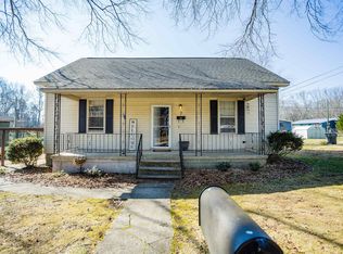 7 Bobo St, Greer, SC 29650