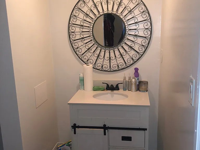Bathroom sink