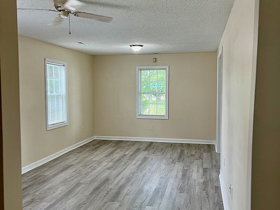 4th image of 300 Harper St NE