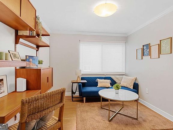 3rd image of 960 Saint Charles Ave NE APT 4