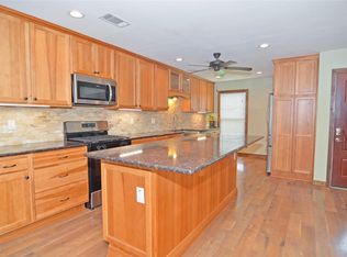 11731 Bowie Dr, La Porte, TX 77571