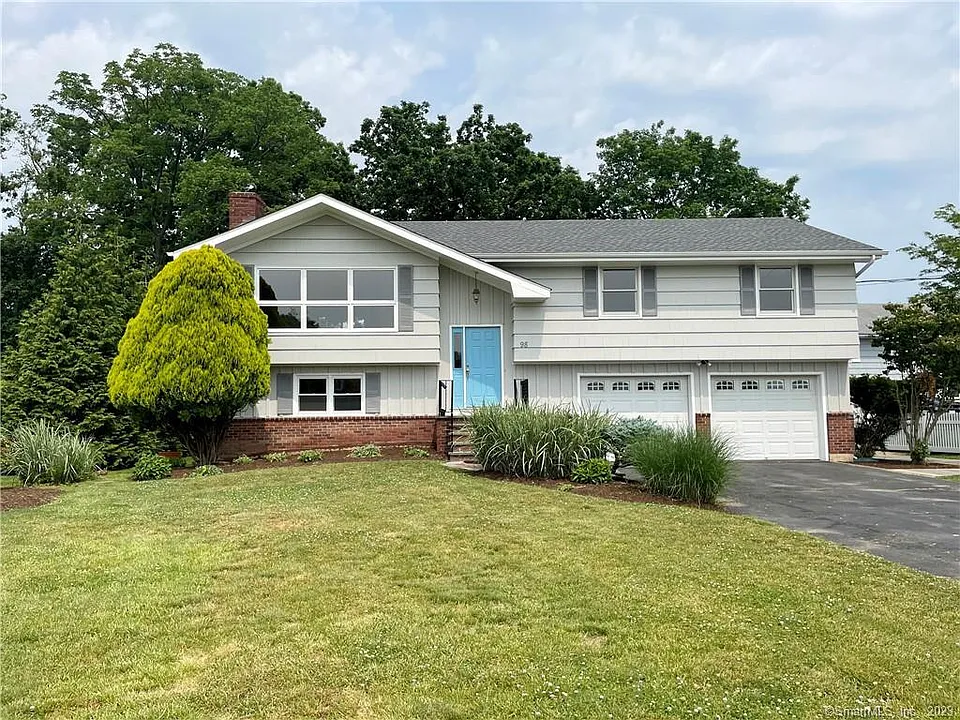 98 Soundview Dr
