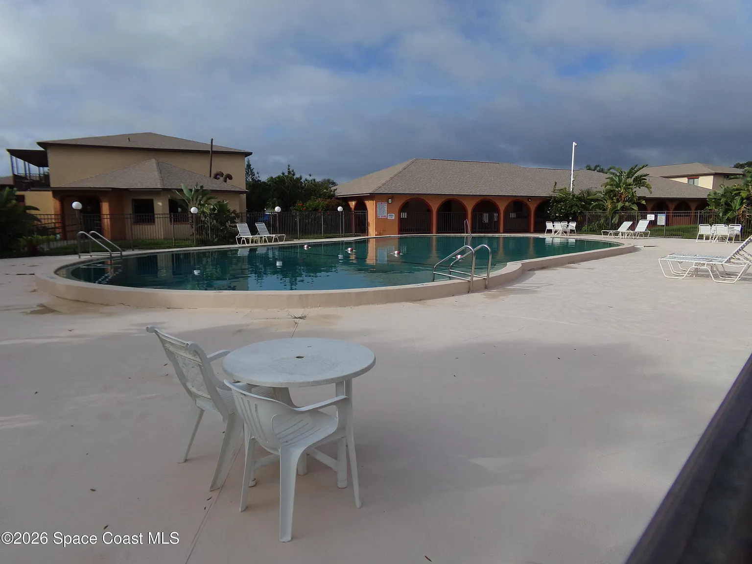 2 bed, 2.5 bath, 955 sqft, $1,450 — Photo 2