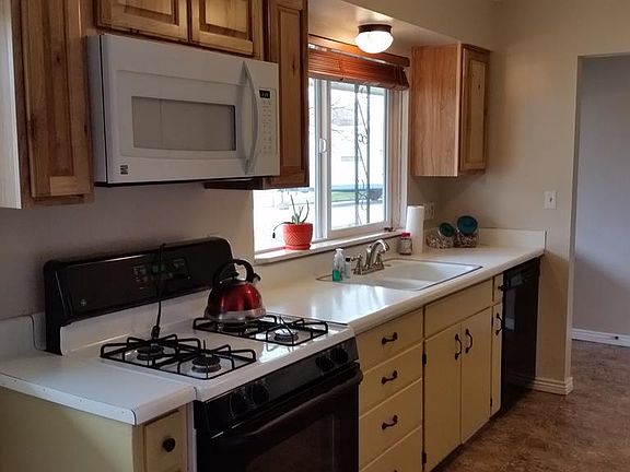 4th image of 1891 Grandview Ct