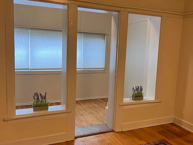 936 W Agatite Ave #2RE — Photo 5