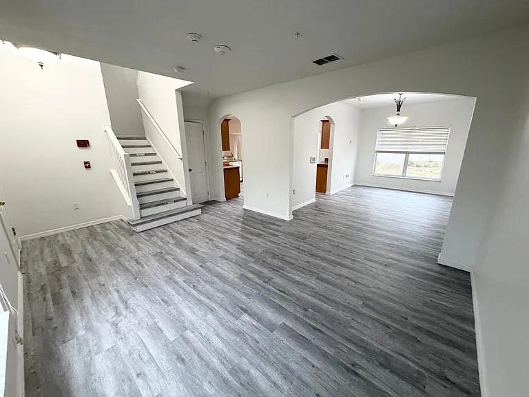 301 Shad Way — Photo 3