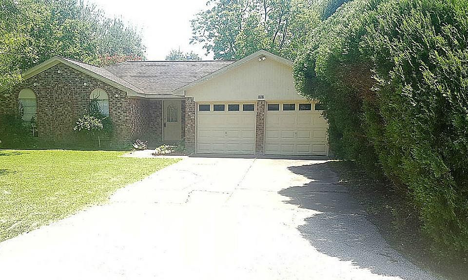 1st image of 2207 Sierra St