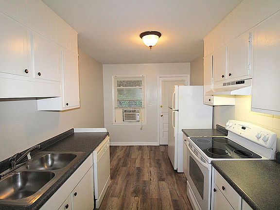 4th image of 2535 Vail Ave APT 2