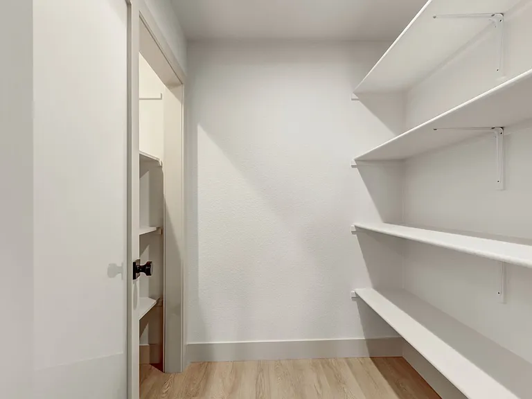 965 Jonas Ave — Photo 18
