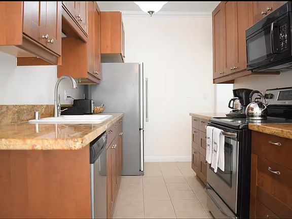 4th image of 1141 19th St APT 3
