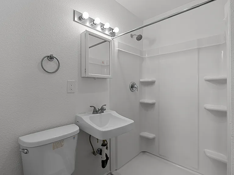 Lotus Gardens Apartments — Photo 11
