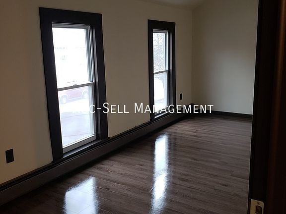 5th image of 257 Gold Ave NW APT 2