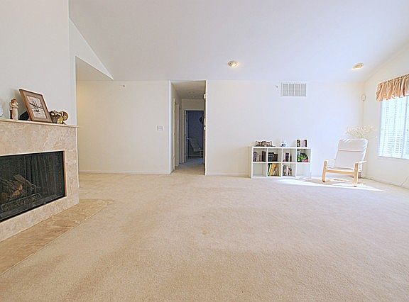 5th image of 7430 Lincoln Ave #C