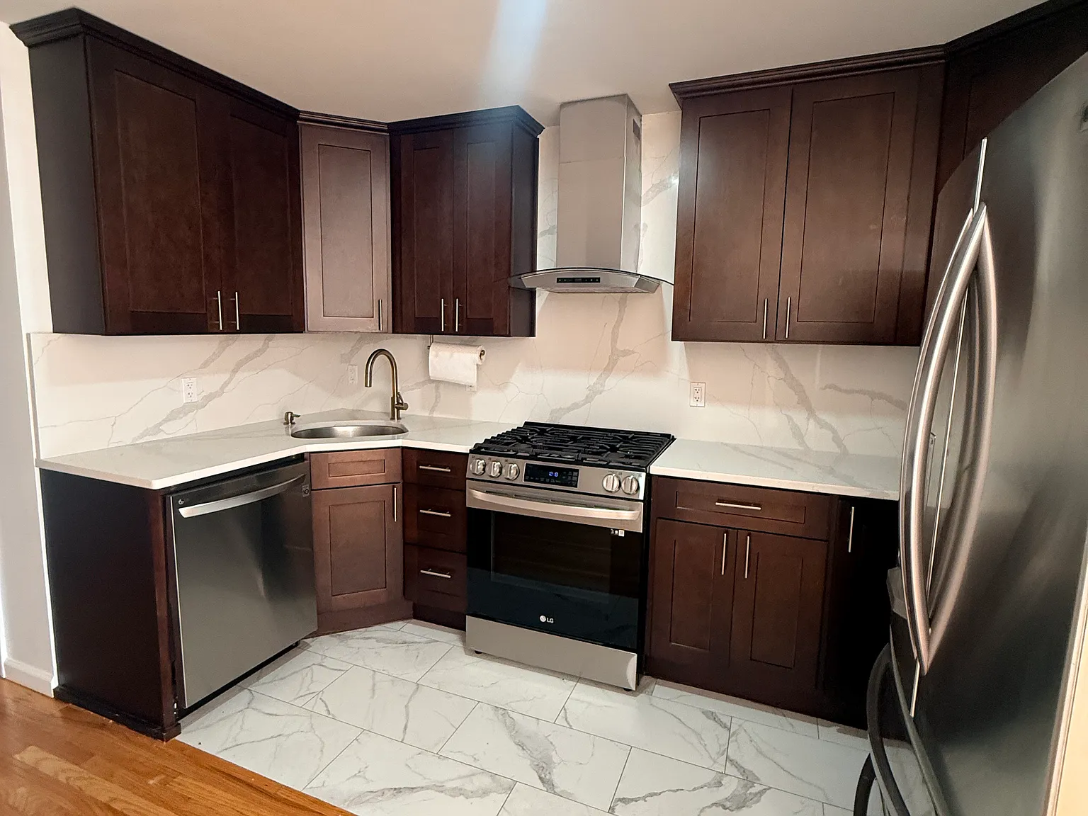 3 bed, 750 sqft, $3,200 — Photo 3