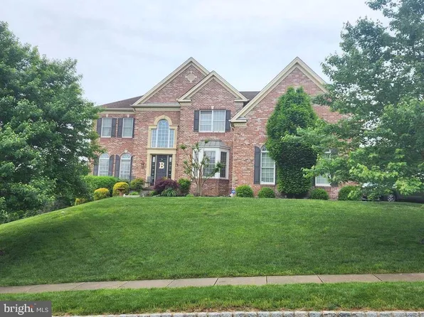 6 Pin Oak Dr, Chadds Ford, PA 19317