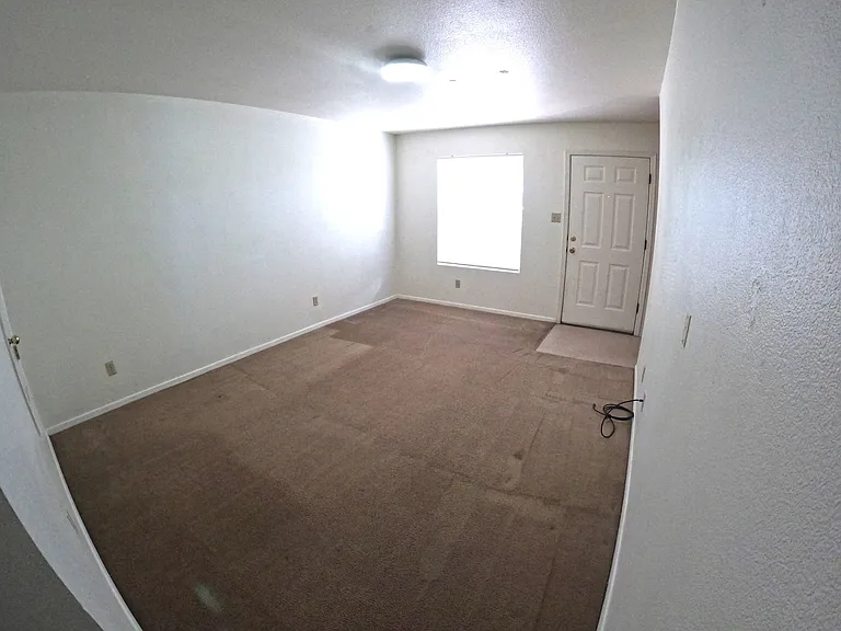 637 Foster Rd — Photo 3